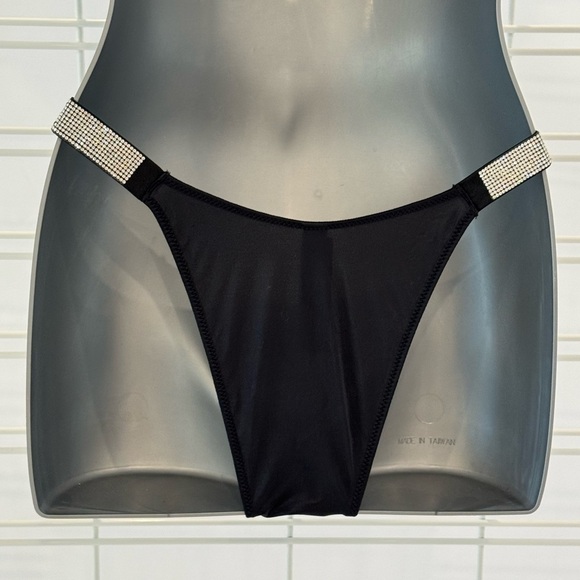 Victoria’s Secret Brazilian Shine strap
NWT Panty Size S/P Black  NWT Love Logo - Picture 2 of 6
